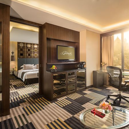 The Landmark Бангкок Екстер'єр фото Suite at Le Méridien, New Delhi