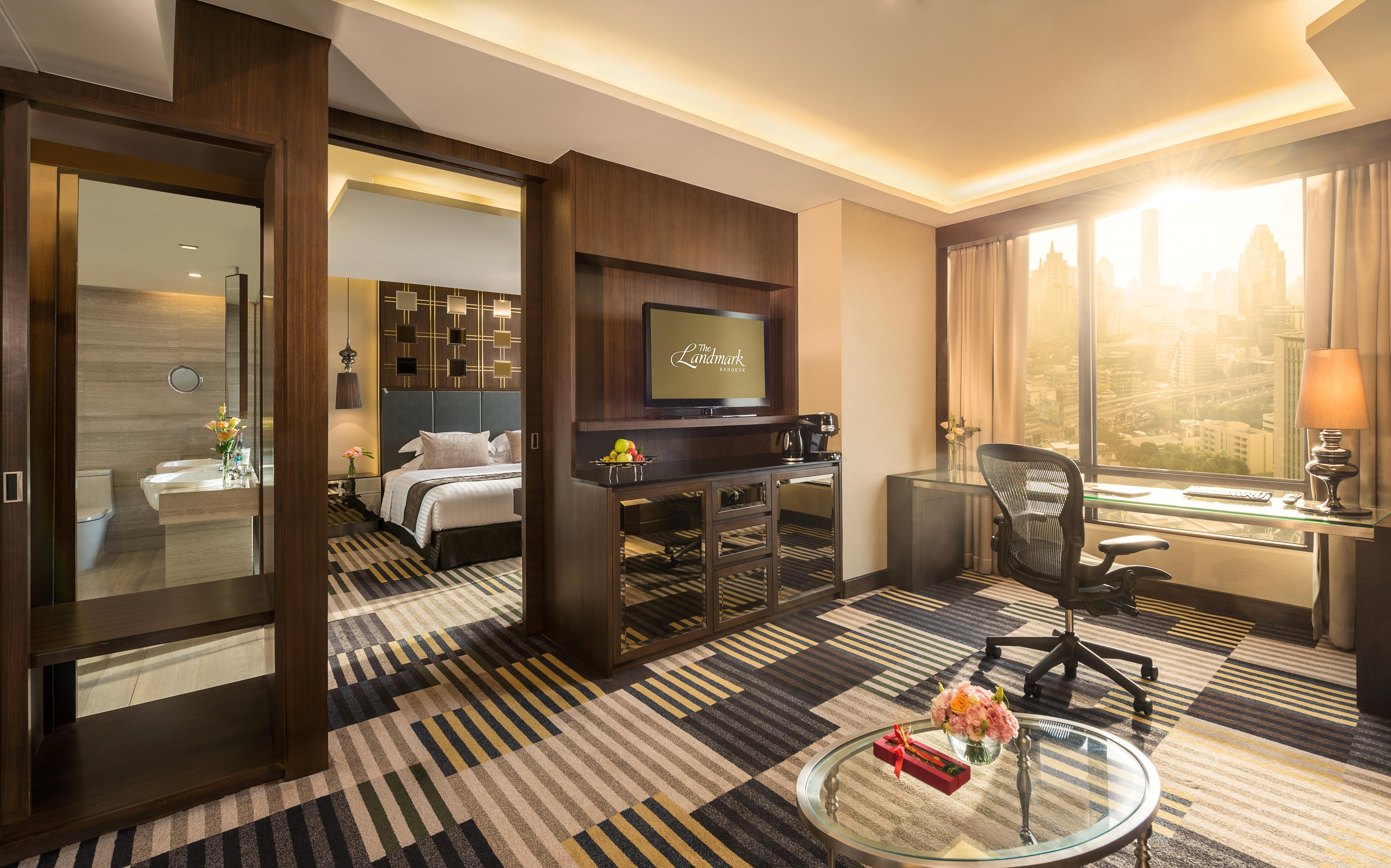 The Landmark Бангкок Екстер'єр фото Suite at Le Méridien, New Delhi