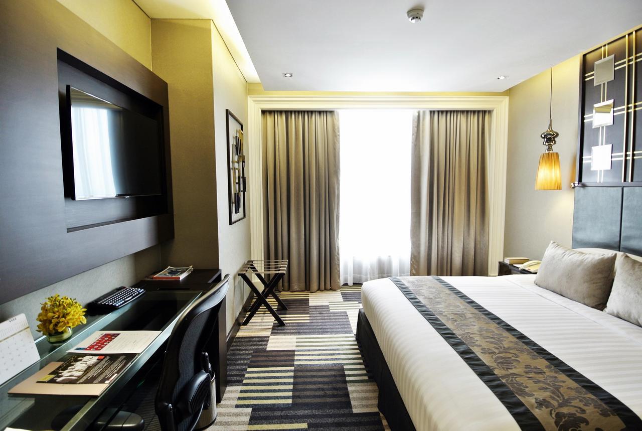 The Landmark Бангкок Екстер'єр фото A room at the hotel